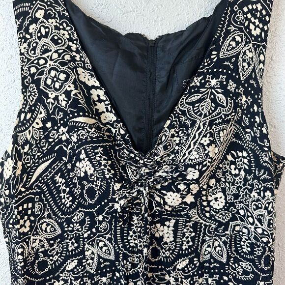 EUC Scarlett Women’s Dress - Picture 2 of 5